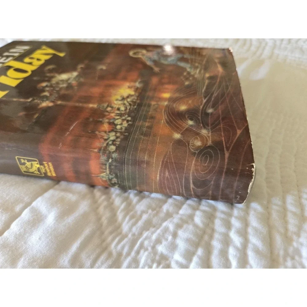 Friday by Robert A. Heinlein HCDJ  1982 Hardcover Maple-Vail Book Manufacturing